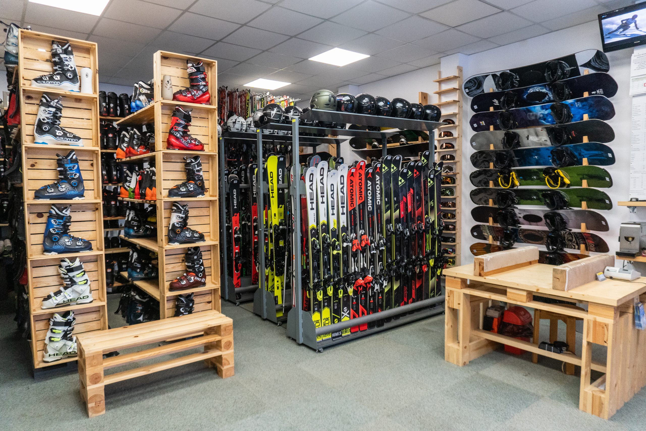 Mega Ski Center Bansko Ski Hire Bansko ski rentBansko Ski Hire